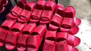 [Free Shipping] Summer Home Flat Wear-Resistant Slippers for Women Bathroom Bathing Sandals Couples Soft Sole Non-Slip Indoor and Outdoor Slide Sandals
