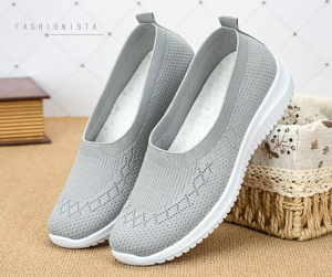 พร้อมส่งในไทย รองเท้าคัชชูผ้ายืด รองเท้าเพื่อสุขภาพนุ่มๆ รองเท้าลำลอง สวมใส่สบายเท้า น้ำหนักเบา