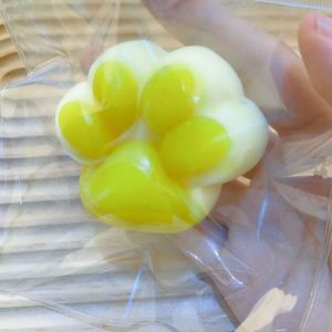 XYAX Cat Paw Cat Paw Slow Rebound Toy Mini Simulation Food Hawaiian Bread Slow Rebound Toy Ins Soft Squeeze Bread Toy Gift