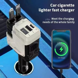 Pengisi daya mobil satu derek empat kabel teleskopik pengisi daya cepat untuk steker konversi pengisi daya mobil IOS / Type-c