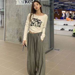 IELGY เสื้อยืดแขนยาวมีเชือกรูดสำหรับผู้หญิงพิมพ์ลายเฉพาะกลุ่มคอกลมสไตล์เกาหลีสีเทา