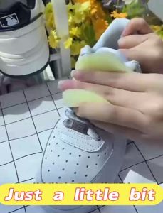 【SKIT SG】White Shoe Cleaner Cream with Free Sponge Multi Function Shoe Cleaning Cream Sneaker Cleaner Shoe Stain Remover Whitening Cleaner for White Shoes Canvas Leather Sports Shoes Instant Clean Portable Easy Use No Water Required