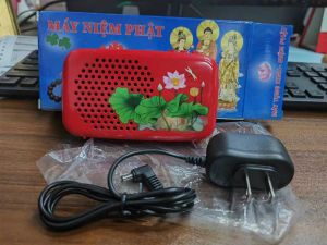 Máy niệm Phật 14 bài có hình hoa sen phong thủy gồm bộ sạc 220v