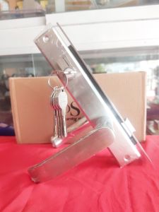 KHOÁ TAY GẠT BOSCA INOX 304 DÙNG CHO CỬA SẮT ĐỐ 3X6 sắt đố 4x4 NHÔM HỆ 700