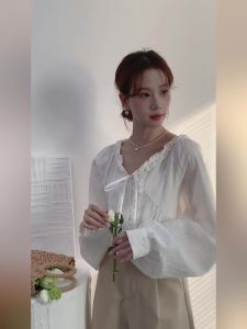 AMMIN 2025 French Chic Lace V-neck Bow Tie Design Long Sleeve Commuter Shirt for Women Autumn New Single-breasted Puff Sleeve Elegant Blouse