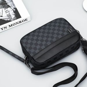 [HCM]Túi đeo chéo Nam nữ đen ngang khắc ÉP caro nỗi bật DE2 {DEAL SỐC}