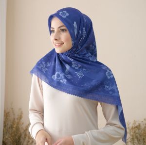 Mevrouw Hijab AURA 120x120 Ultrafine Lasercut