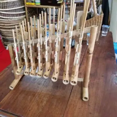 angklung alat musik tradisional edukasi anak sd smp kerjinan alat musik bambu 8 nada