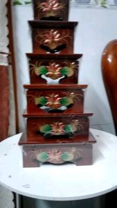 Đôn Vuông ĐẶT tượng thờ .đắp NỔI HOA SEN gỗ Tràm sơnPu  nhiều cỡ