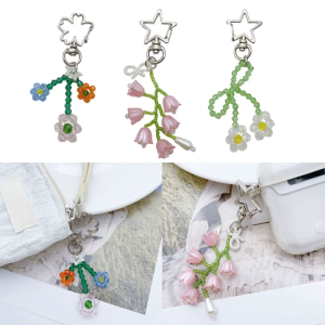 Handcrafted Flower Keychain Elegant Beads Key Holder Portable Keyrings Cute Bag Pendant Suitable for Various Occasions