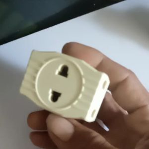 Steker T 3 Lubang: Desain Praktis & Aksesoris Elektronik