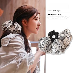 Annie S Scrunchie ริมกระโปรงดอกไม้หรูหราทรงกลมของผู้หญิงโรแมนติกยางรัดผมขนาดใหญ่ที่มีการพิมพ์วินเทจอุปกรณ์เสริมผมผ้านุ่มสำหรับสไตล์หางม้าต่ำ