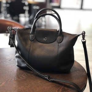BeeGreen Women 100% Soft Genuine Leather Shoulder Bag High Quality Small Handbag Fashion Dumpling Bag Elegant Commuter Bag Versatile Sling Bag