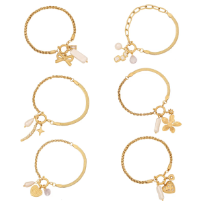 Heart Pendant Bracelet Trendy Flower Chain Stainless Steel Texture Suitable for Casual and Special Occasion