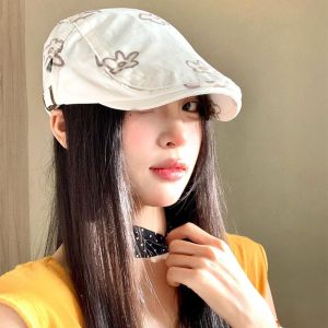 BEAUTYLADIES การ์ตูน หมวกเบเร่ต์ดอกไม้ สไตล์อังกฤษ หวาน หมวกแปดเหลี่ยม แฟชั่น ลำลอง หมวกจิตรกร Y2K สาวๆ