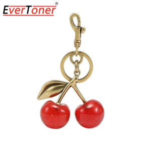 พวงกุญแจห้อยกระเป๋าถือเครื่องรางเชอร์รี่ Eversoner สำหรับผู้หญิงที่มีชื่อเสียงทางอินเทอร์เน็ตเครื่องประดับกระเป๋าเชอรี่คริสตัลคุณภาพสูง