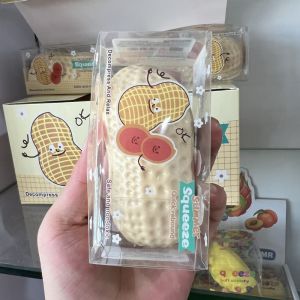 YOUSHI TOP Hiệu ứng âm thanh Đồ chơi bóp hình dâu tây Giảm lo âu Giòn Đậu phộng kẹp Đồ chơi trẻ em Thoải mái Quả bóng làm thủ công. Đồ chơi để bàn làm việc