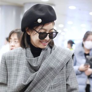 HOT วินเทจ แว่นกันแดดกรอบใหญ่ ทันสมัย น้ำหนักเบา แว่นกันแดด UV400 ปรับแต่ง วุ้น แว่นตาเลนส์หลากสี วันหยุด