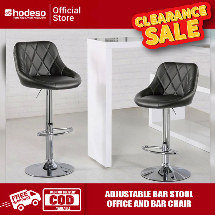 Hodeso Bar Stool Chair Lifestyle Person Air Lift Adjustable High