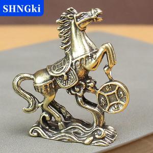 [COD] 🔥🔥🔥SHNGki Đồng thau ngựa bước trên đồng xu may mắn Tượng phong thủy bàn thu nhỏ đồng nguyên chất thủ công bộ sưu tập Trung Quốc nhà văn phòng bức tượng nhỏ