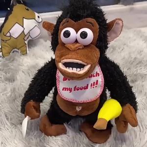 拿香蕉的猴子玩偶抢走拿掉发狂电动哭闹猩猩丑玩具磁控热巴同款猴