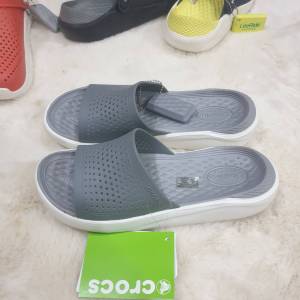 Crocs LiteRide Slide รองเท้าแตะสวม รองเท้าผู้หญิง&ผู้ชายใส่สวยใส่สบาย ใช่ดี ใช่ทน ทันสมัยกำลังฮิต รองเท้าเพื่อสุขภาพ เบา นุ่ม ถนอมเท้า ด