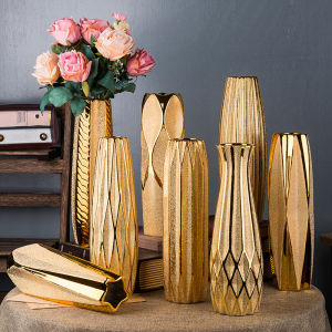 1PCS แจกันเซรามิกสีทองหรูหรายุโรปเครื่องประดับตู้ห้องนั่งเล่นทีวีของขวัญขึ้นบ้านใหมตกแต่งบ้าน