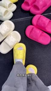 [Free Shipping] Thick-soled cheese slippers for women summer outdoor wear non-slip cute new style indoor home beach and sandal