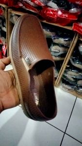 SEPATU SANTAI/BAHAN KARET/ATT/ BAHAN LENTUR/KUAT ANTI AIR..