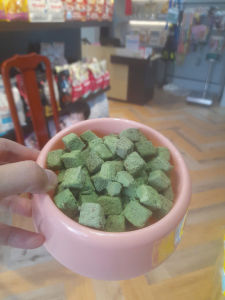 viên cỏ mèo thịt gà tiêu búi lônggiảm stress cho mèogói 100g