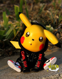 Mô hình Pokemon Pikachu - Pikachu mặc áo Hoodie phong cách thời trang ngồi thời thượng dễ thương - Cao khoảng 12cm