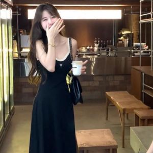 Mùa hè sọc dệt kim Đầm yếm trông mỏng hơn Instagram thời trang nữ không tay A-line Chân váy dài