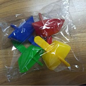 4PCS Handheld Anti Drip Popsicle Holder Mess Free Ice Cream Frozen Treats Holder Tray With Straw for Kids Children Ice Cream Tools