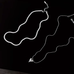 สร้อยคอโซ่ไหปลาร้าโชคเกอร์ปรับได้แบบจี้รูปหัวใจสองชั้นสร้อยคอของขวัญแฟชั่น