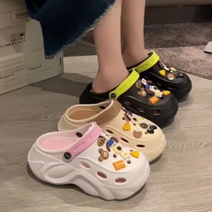 [Free Shipping] New Two-Tone Thick-Soled Clogs For Women Beach Sandals EVA Non-Slip And Odor-Resistant Closed-Toe Half-Slipper Style Suitable For Outdoor Wear In Summer