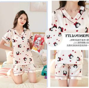 3300 A ชุดนอนแขนสั้นและขาสั้น ชุดนอนคอวีผู้หญิงเนื้อผ้าลื่นผ้าบางไม่ร้อนระบายอากาศได้ดีลายการ์ตูนน่ารักๆ พร้อมส่ง