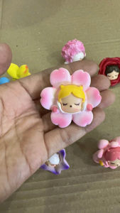 Mẫu Mới Charm Hoa Mẫu Đục Loại To Đẹp Được Bỏ Vào Túi Mù Về Nhà Tự Xé . Charm Hoa Mẫu Đục Cao Cấp - Sưu Tầm Ngẫu Nhiên Đẳng Cấp Khác Biệt