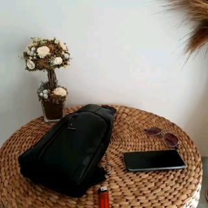 Tas Slingbag Kulit Sapi Lonjong.(Garansi 100% uang kembali jika tas bukan kulit)