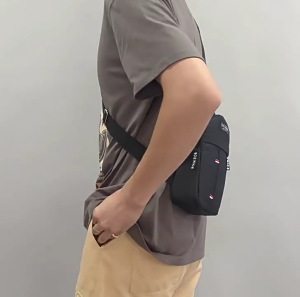 Fashion Mens Canvas Fabric Chest Bag for Travel Sports and Everyday Style Shoulder Pack Multiple Pocket Crossbody Bag