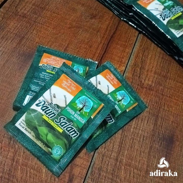 sayur waluh rebus dengan bumbu rempah dan daun salam