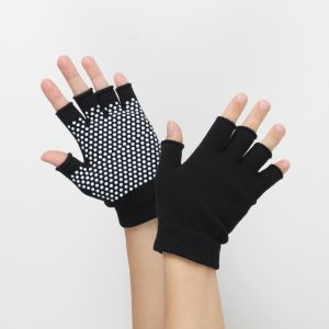 Sarung Tangan Yoga Pilates Gel Anti Slip Fitness Gym Gloves Impor