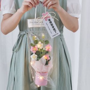 ช่อดอกไม้ถักโครเชต์ พร้อมสายไฟ LED ของขวัญวันวาเลนไทน์ สร้างสรรค์ สําหรับครู ของขวัญวันเกิด