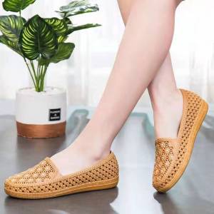 [Free Shipping] Womens Summer Hollowed-Out Closed-Toe Sandals White Shoes Non-Slip Shoes for Mothers Shoes for Middle-Aged and Elderly