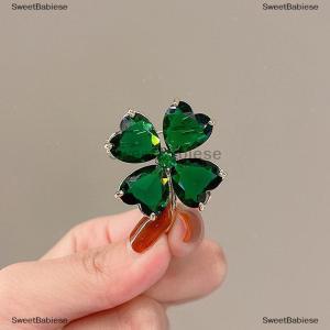 [COD] SweetBabiese May Mắn Bốn Lá Cỏ Ba Lá Trâm Pháp Retro Ngọc Lục Bảo Corsage Quần Áo Cố Định Pin Khóa Phụ Nữ Đồ Trang Sức Cưới Phụ Kiện
