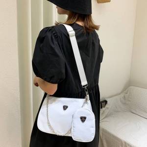 🌟2 in 1 New Simple  Casual Female Student Shoulder With 2 Strap & Pouch Bag Set腋下包包女包2020春夏新款冷淡复古风新月百搭链条法棍单肩包