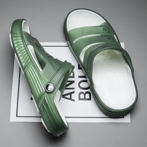 รองเท้าแตะชายสไตล์ใหม่ล่าสุดในฤดูร้อน พื้นเบา สวมใส่ได้ทั้งสองแบบ สไตล์สบายสำหรับการเดินเล่นที่ชายหาด