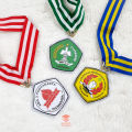 Souvenir Wisuda Medali Logo Sekolah SD / SMP / SMA Custom Hadiah Perpisahan Siswa. 