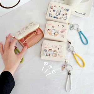 ZYJC แมวน่ารักๆ กระเป๋าสตางค์แบบสั้น หนังพียู บัตรหลายใบ กระเป๋าเงินสำหรับใส่เงิน น่ารักน่ารักๆ พร้อมจี้ กระเป๋าสตางค์มีซิป สำหรับผู้หญิง