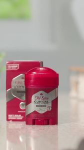 Lăn khử mùi ngăn tiết mồ hôi Old Spice Clinical Sweat Defense dành cho nam 72 giờ hương thơm mạnh mẽ 1.7 oz