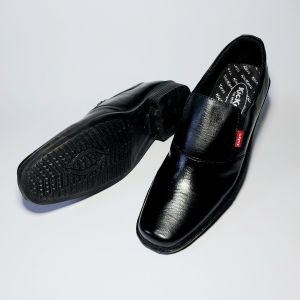 SEPATU PRIA KICKERS TERLARIS SEPATU SLOP FORMAL PRIA SEPATU CASUAL COWOK BERKUALITAS SEPATU LAKI LAKI SLIP ON HITAM